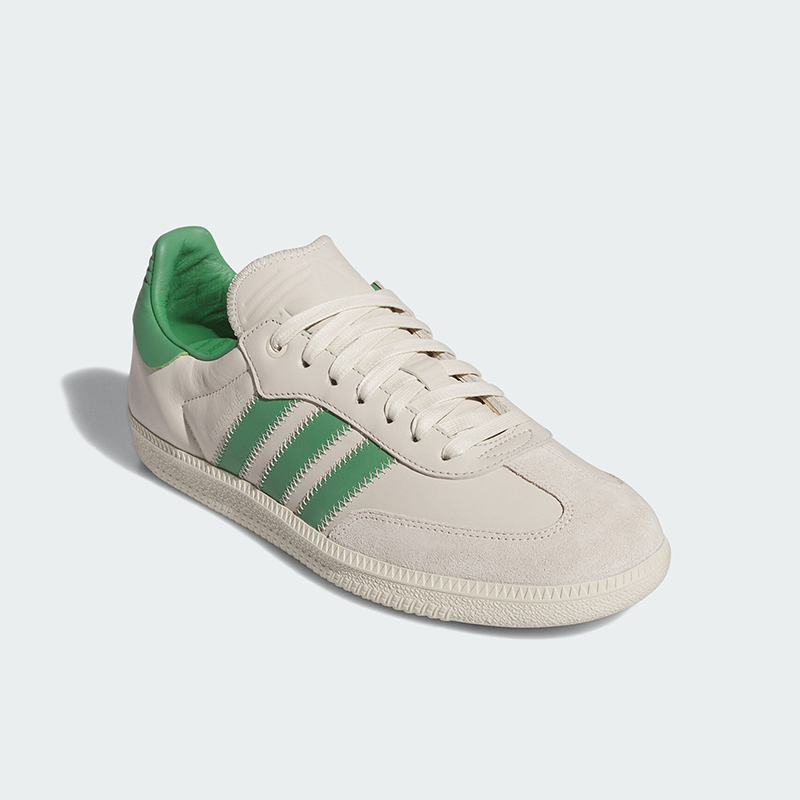 阿迪达斯男女轻便舒适运动板鞋