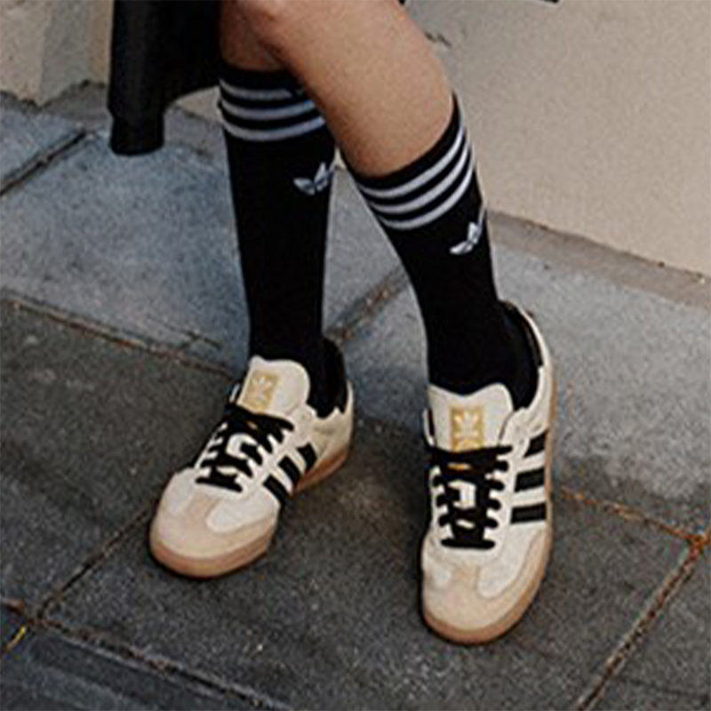 阿迪达斯女士那尔那茜经典运动鞋