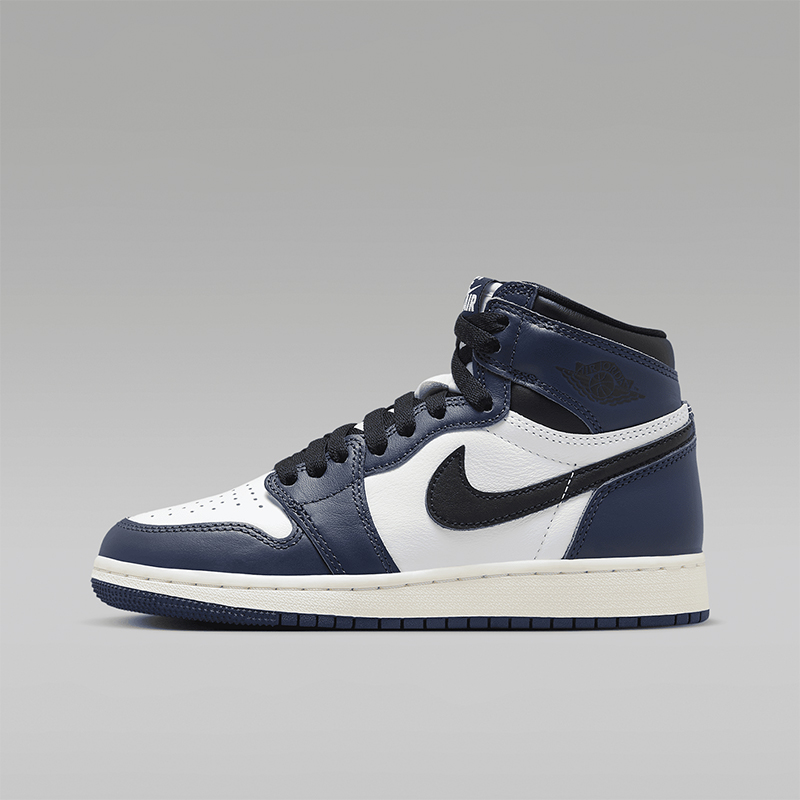 耐克大童中帮耐磨缓震篮球鞋