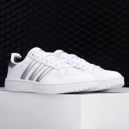 休闲鞋Adidas/阿迪达斯