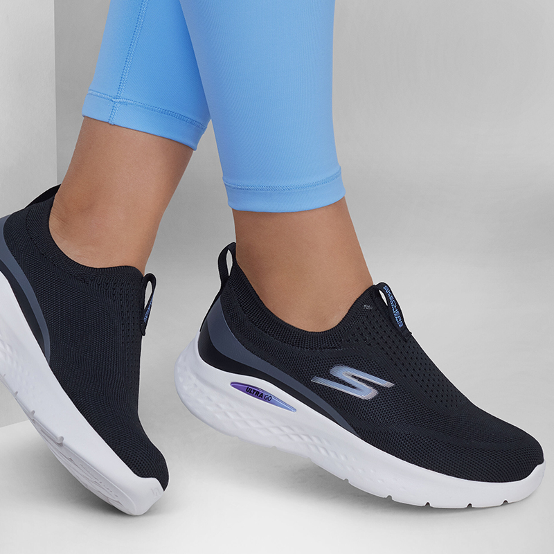 斯凯奇女士缓震闪穿休闲鞋