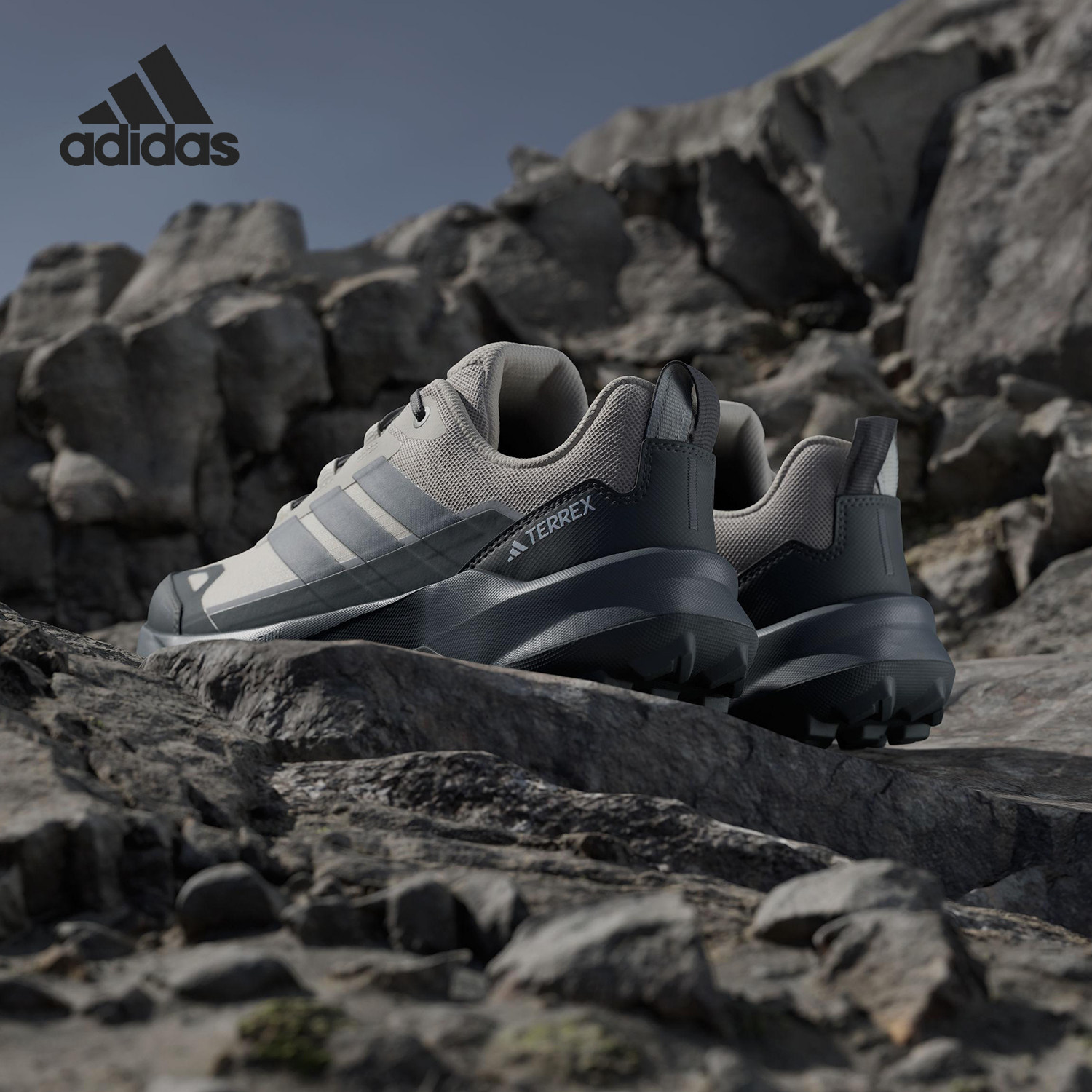 Adidas/阿迪达斯官方正品SKYCHASER女士登山缓震探险徒步鞋JQ6725