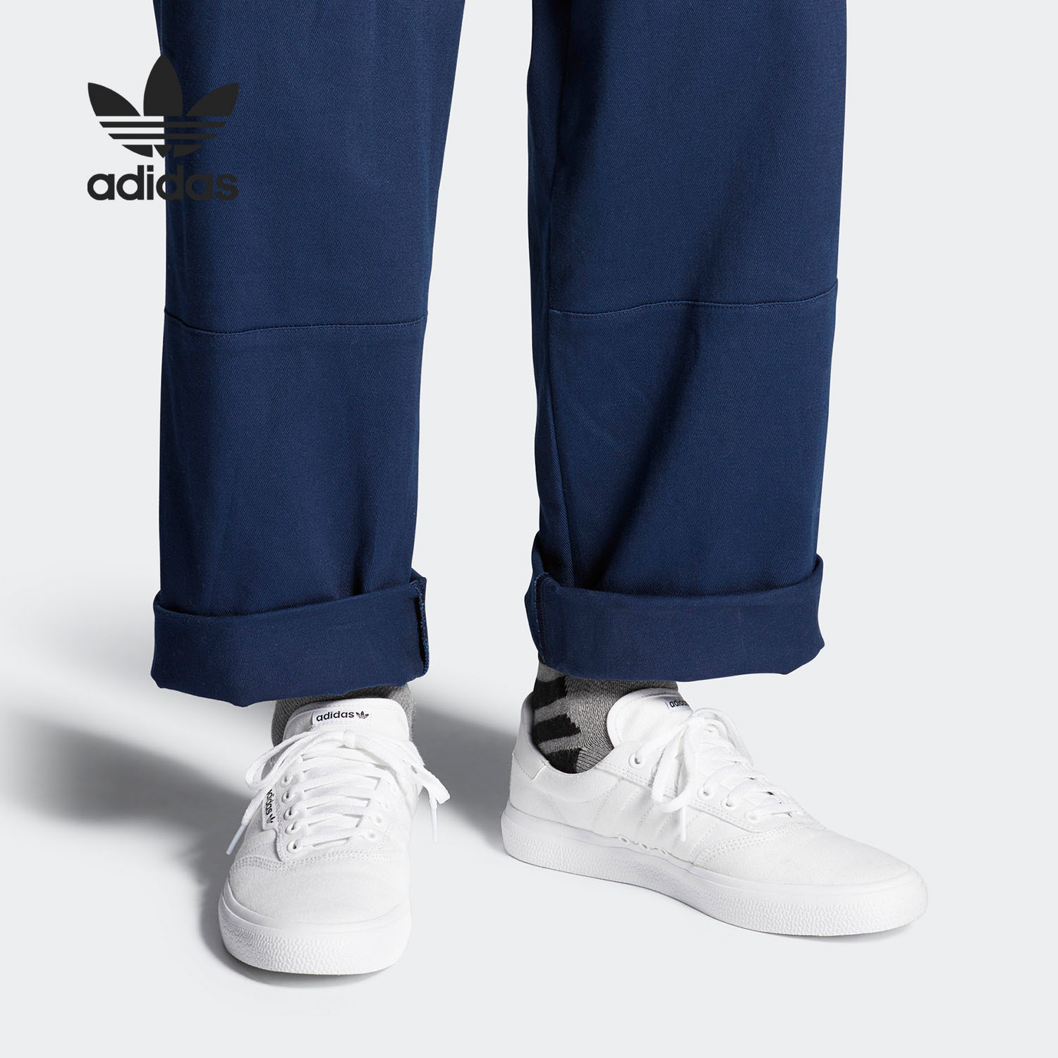 阿迪达斯三叶草男女休闲板鞋