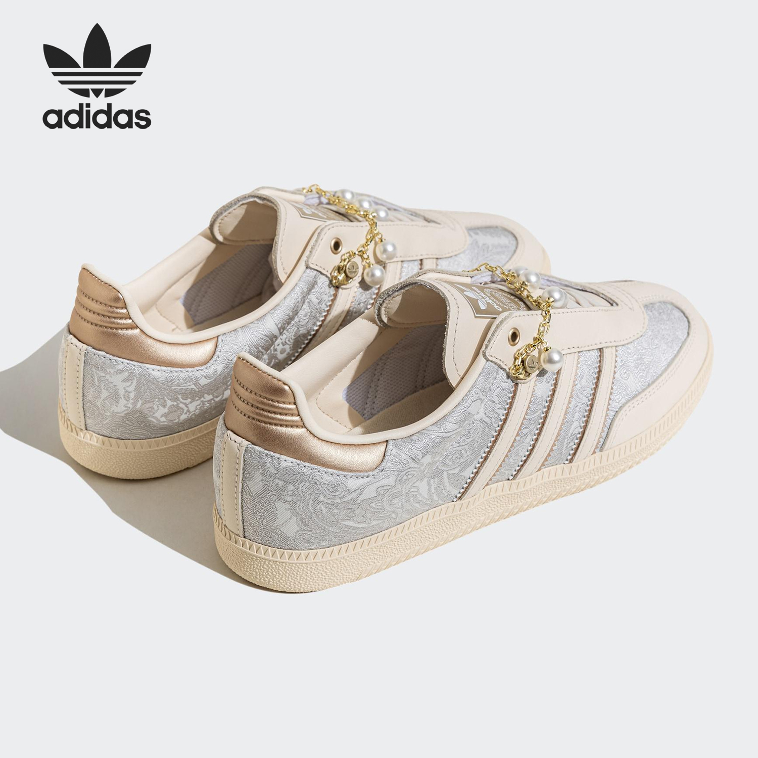 Adidas/阿迪达斯官方正品三叶草女士轻便透气耐磨休闲板鞋JQ2616