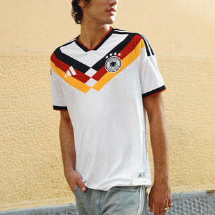 Adidas/阿迪达斯正品GERMANY 26男女运动足球修身训练短袖JN2066