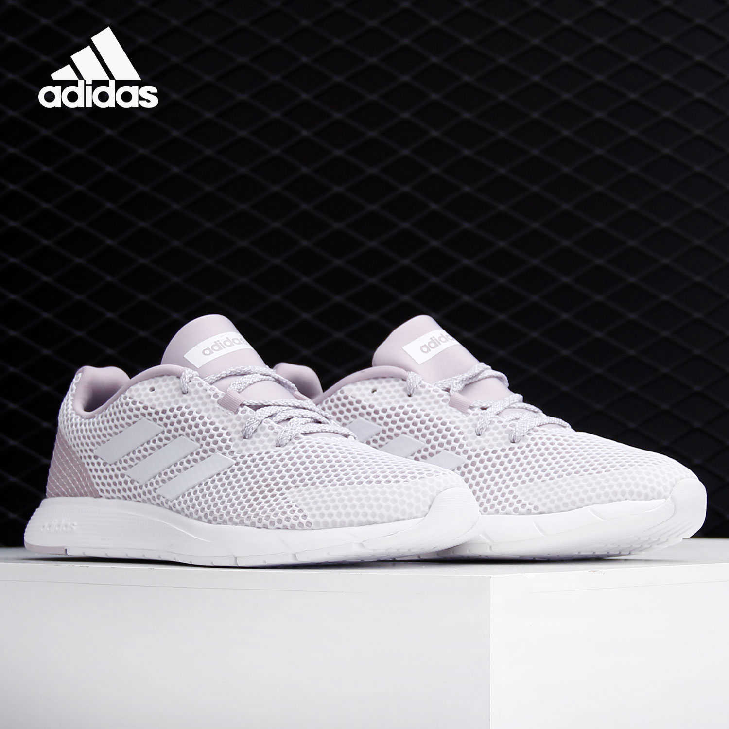 Adidas/阿迪达斯正品当季新款女子轻便舒适运动休闲鞋 EE9932