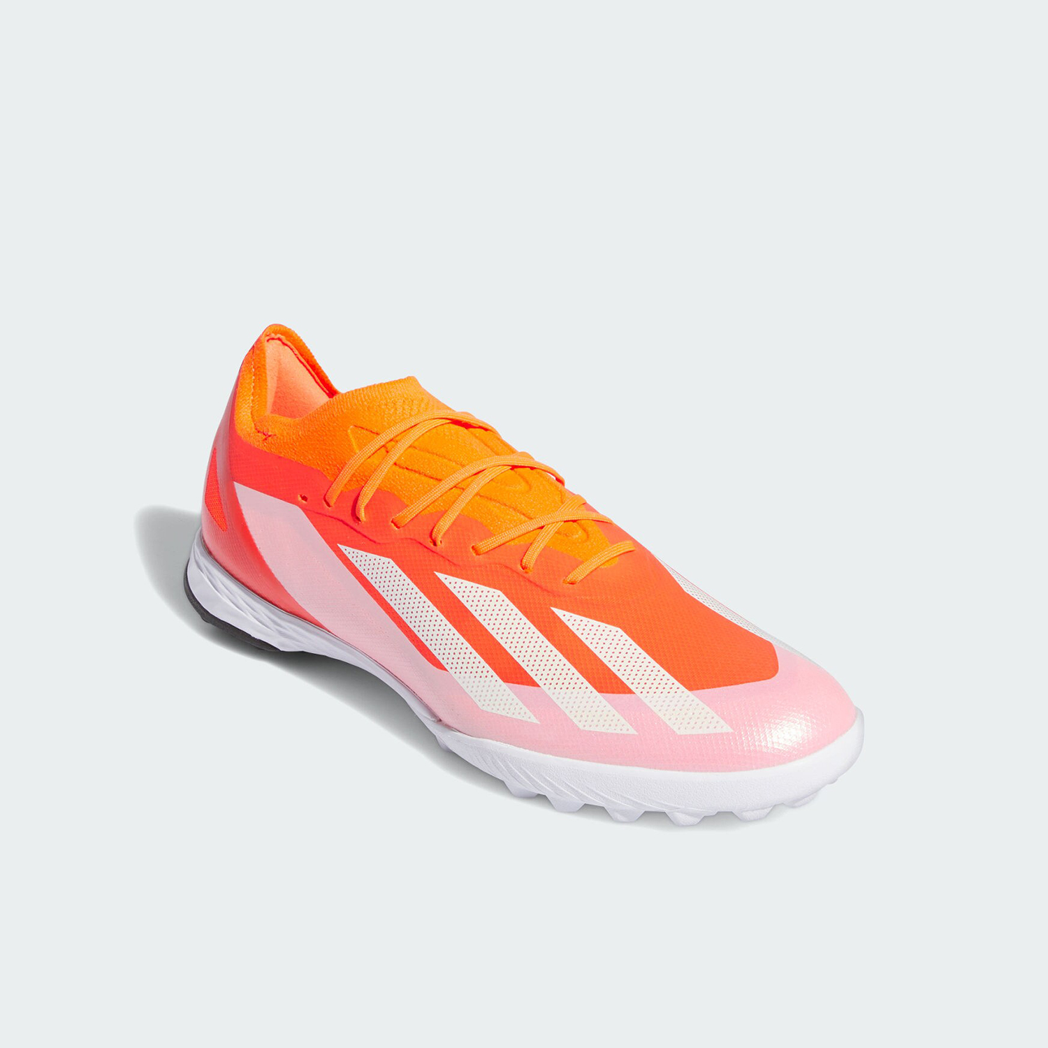 低帮（帮高小于10cm)足球鞋