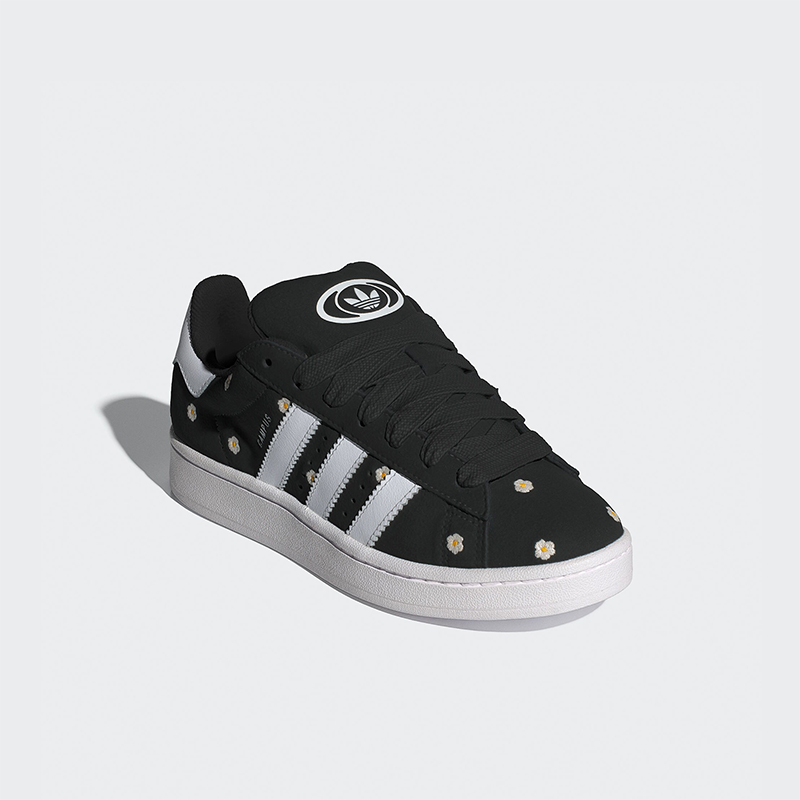 阿迪达斯女士滑板印花板鞋