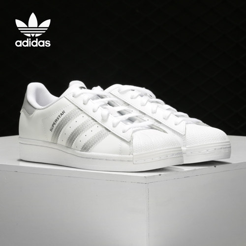 ADIDAS经典运动休闲鞋