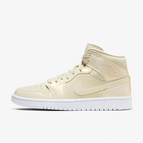 耐克女士复古中帮篮球鞋