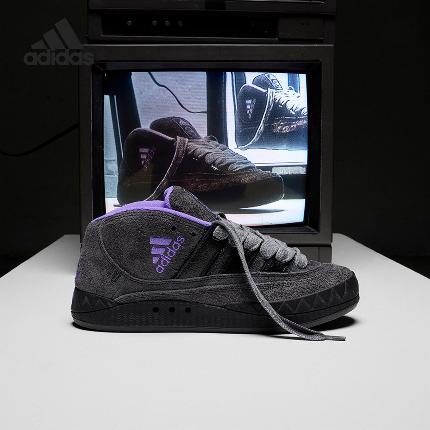 运动板鞋Adidas/阿迪达斯