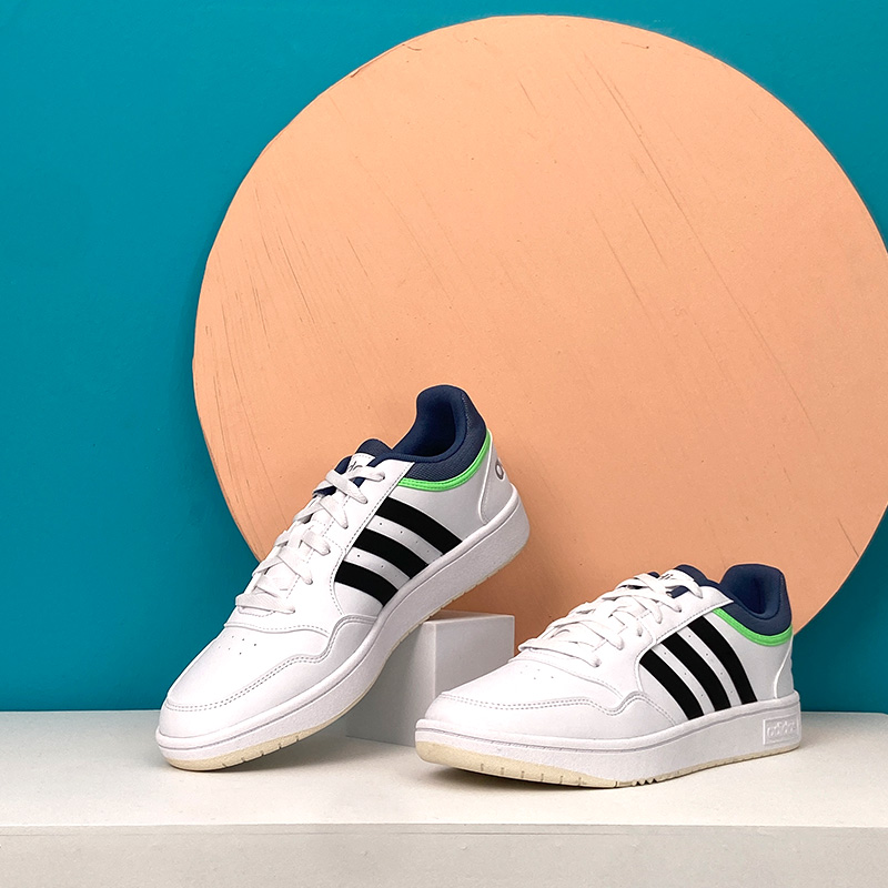 阿迪达斯男女运动休闲鞋