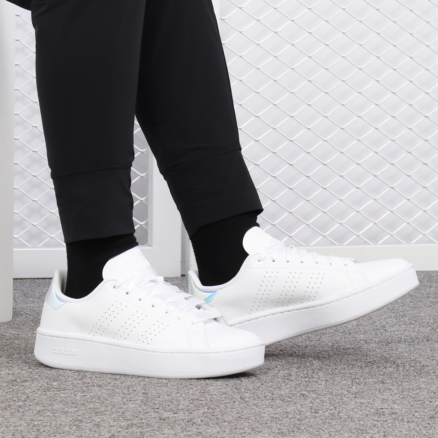 Adidas/阿迪达斯正品NEO女子当季新款运动鞋休闲鞋低帮板鞋EE9974