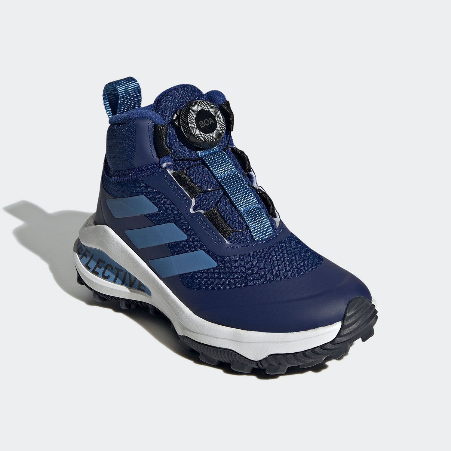 阿迪达斯大童运动雪地靴