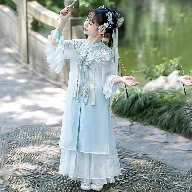 汉服女童明制重工刺绣套装中秋节图片