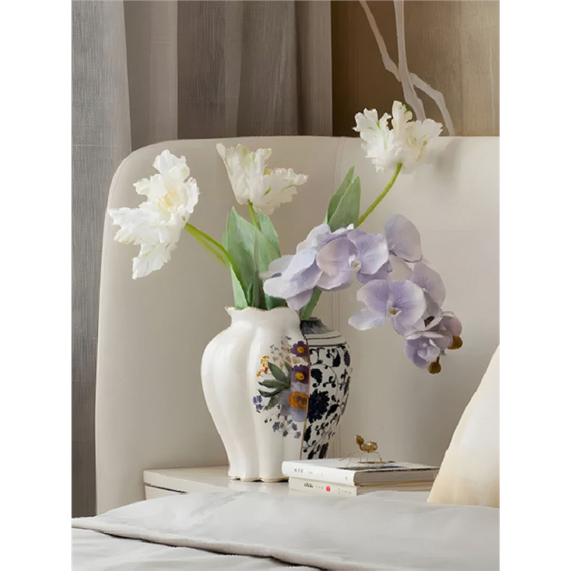 北欧现代样板间卧室床头柜双城记陶瓷花瓶饰品摆件客厅插画陈列