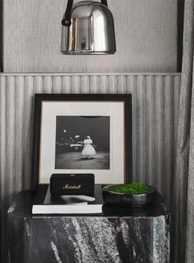 简约样板间欧式家居床头柜实木相框苔藓音响仿真书装饰品组合摆件