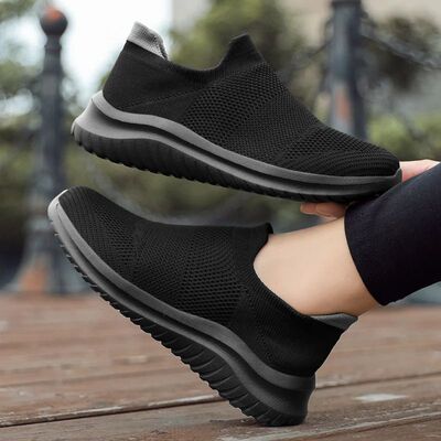 2026 New Comfortable casual shoes man classic sneakers Durab