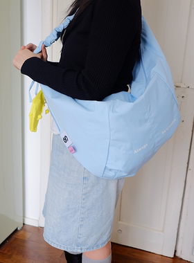 shanahs小众不撞款斜挎包女大容量2025新款轻便运动饺子单肩包包