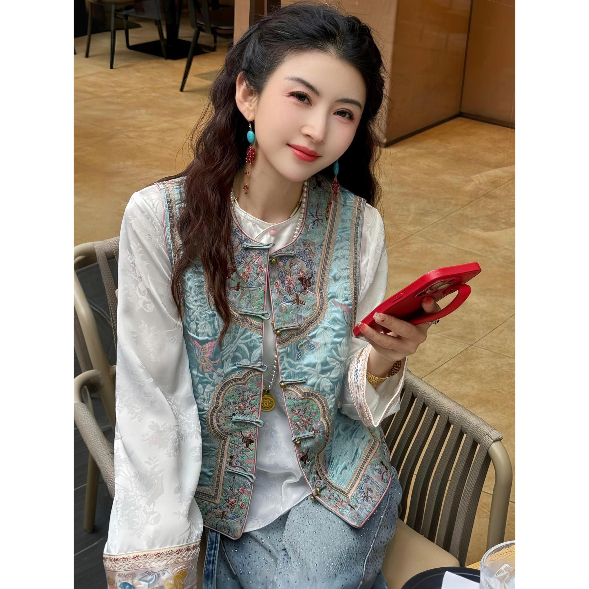 新中式提花时尚套装女士早春新款国风高端盘扣马甲宽松衬衫两件套图片
