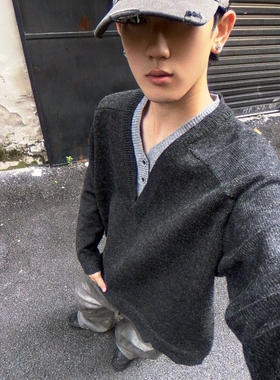 灰色假两件v领毛衣男款秋冬季慵懒风高级感针织衫内搭打底毛线衣
