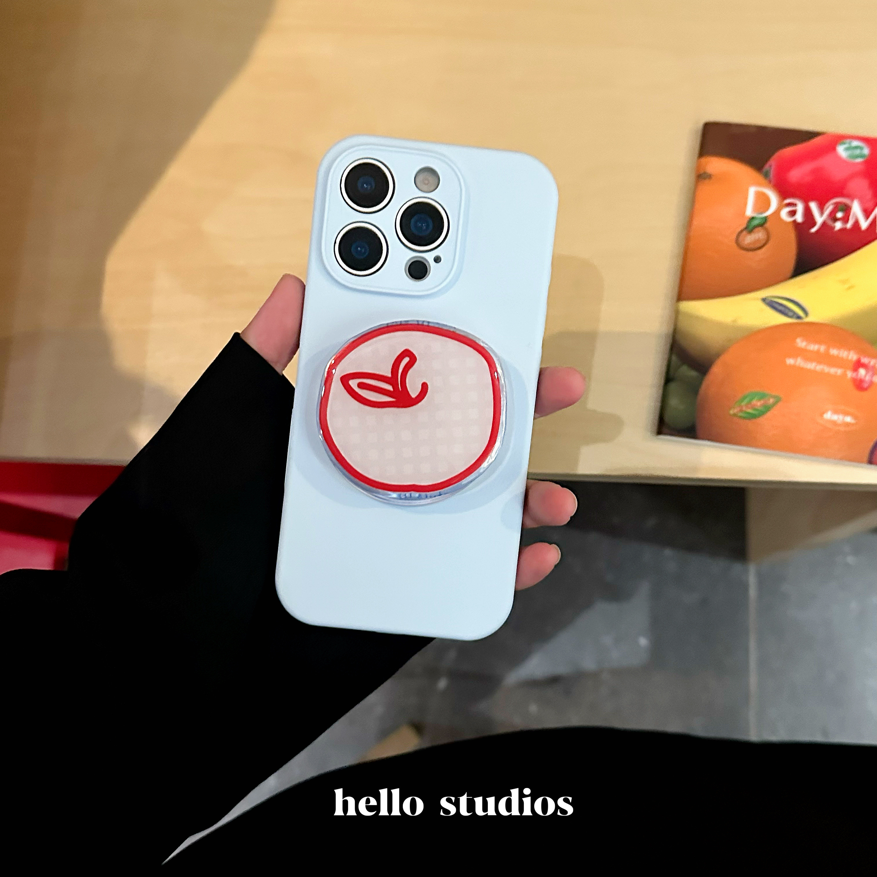 趣味撞色红蓝苹果磁吸支架手机壳