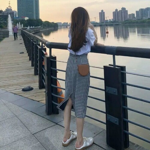 格子半身裙女夏季新款休闲气质洋气黑色松紧a字裙包臂中长款开叉