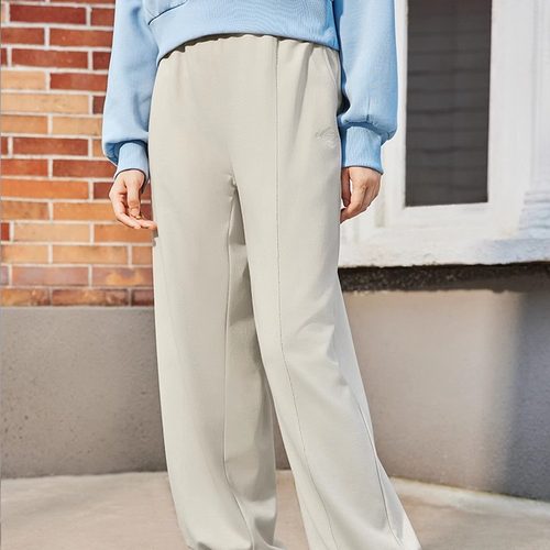 松紧带与内抽绳裤腰，双重调节，松弛有度