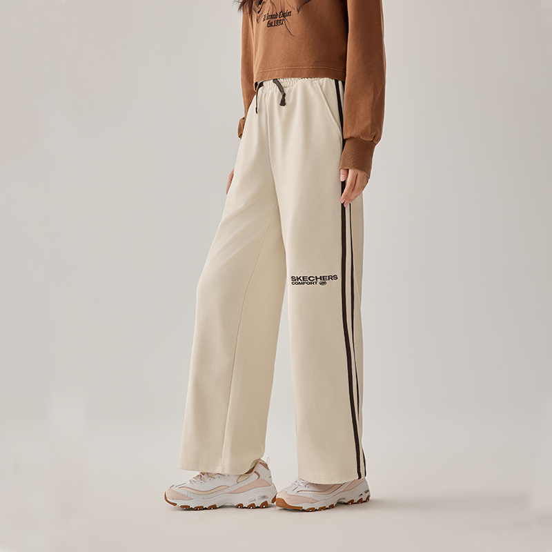 采用毛圈布面料，柔软舒适，宽松设计