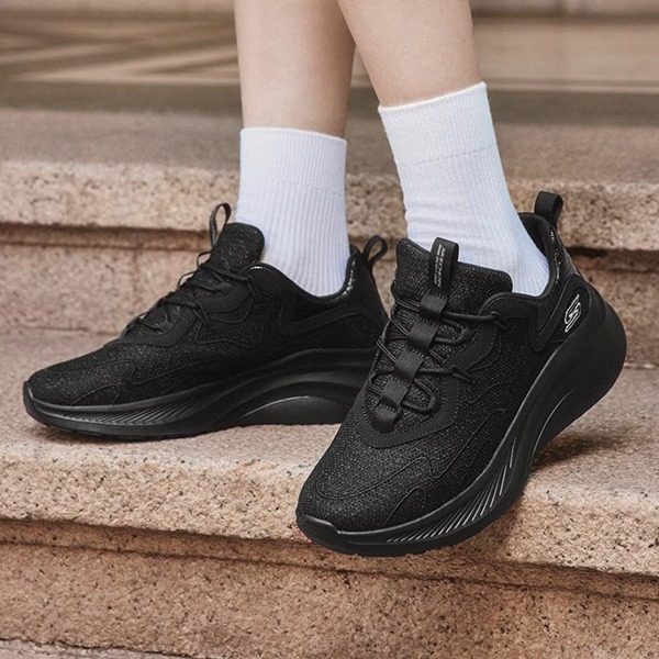 增高厚底运动鞋，修饰腿部线条