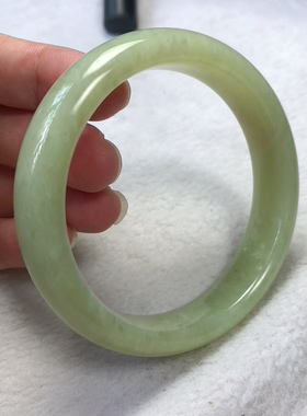 黄白老玉手镯正圈58口