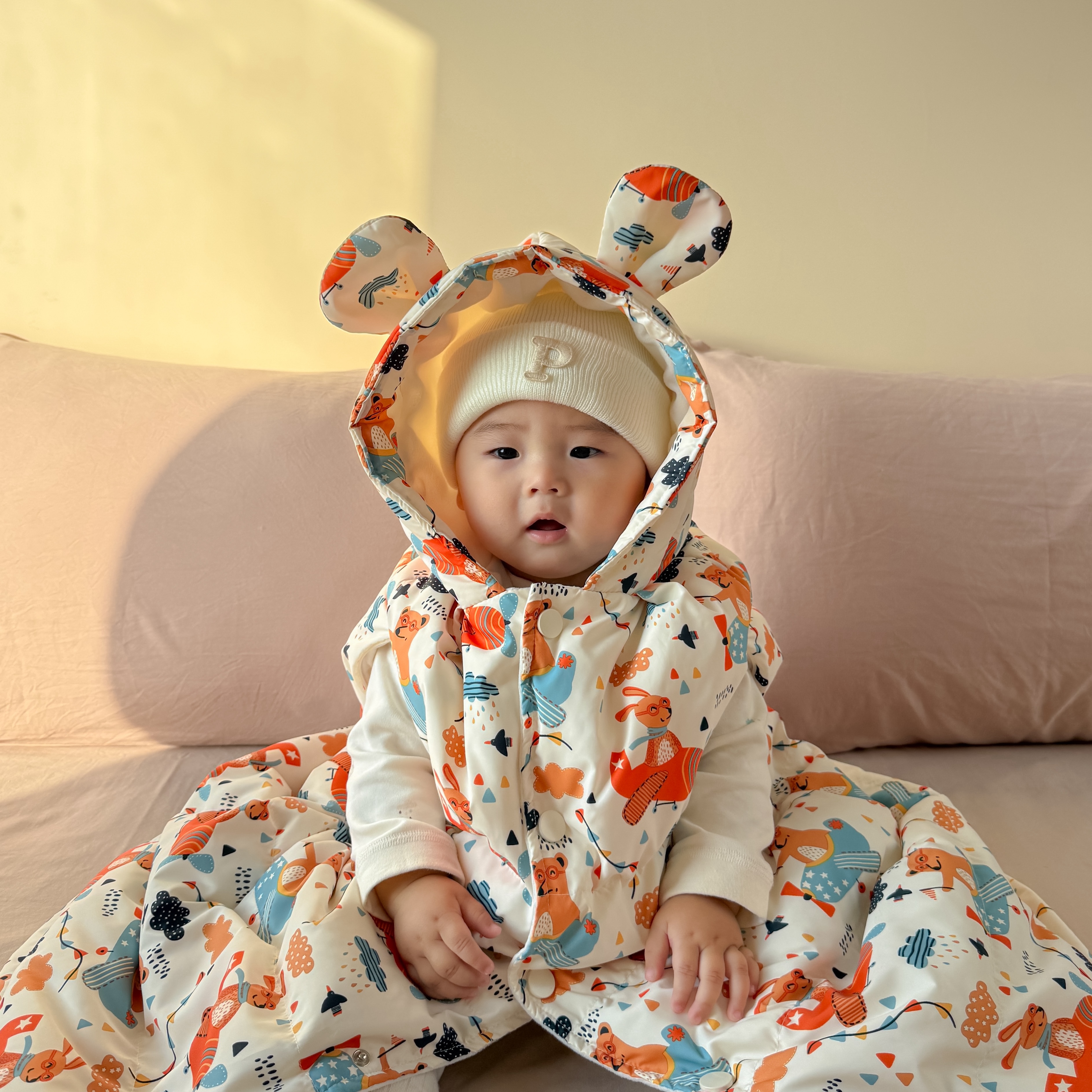 rzye婴儿宝宝外出羽绒披风抱被羽绒服连体衣幼儿男女防风斗篷保暖