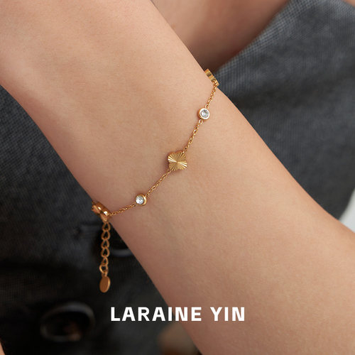LARAINE YIN金色四叶草锆石手链小众精致高级感百搭手饰2026新款