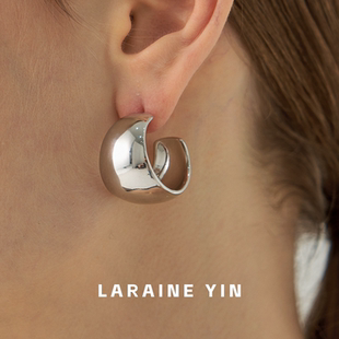 LARAINE YIN宽边大C型耳圈时髦百搭光面耳环冷淡风耳饰S925银针