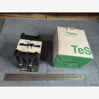 施耐德四极交流接触器LC1