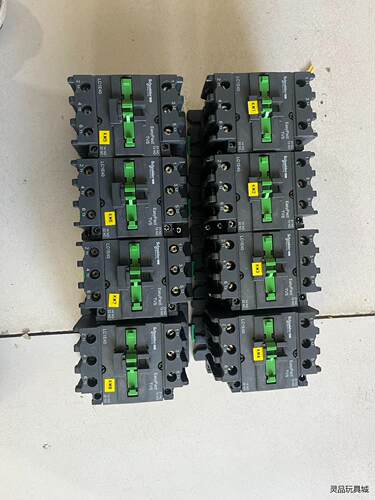 施耐德接触器LC1E40，线圈电压220V，实物图片，成色9议价商品