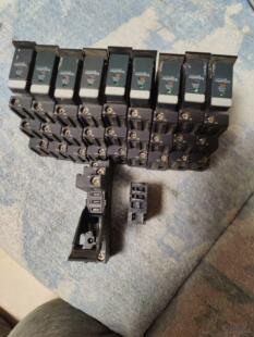 施耐德继电器带座RXG13BD+RGZE1S35M议价商品