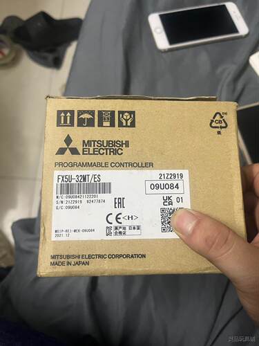 FX5U-32MT/ES全新三菱5Uplc 21年出厂没使用议价商品