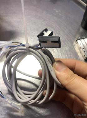 SMC磁环感应器D-S992有两条，成色如图，实物拍摄，功能议价商品