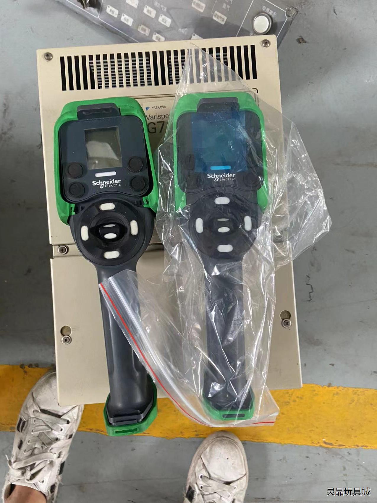 施耐德手持遥控器ZART8D 实物拍摄 原装拆机 成色漂亮议价商品