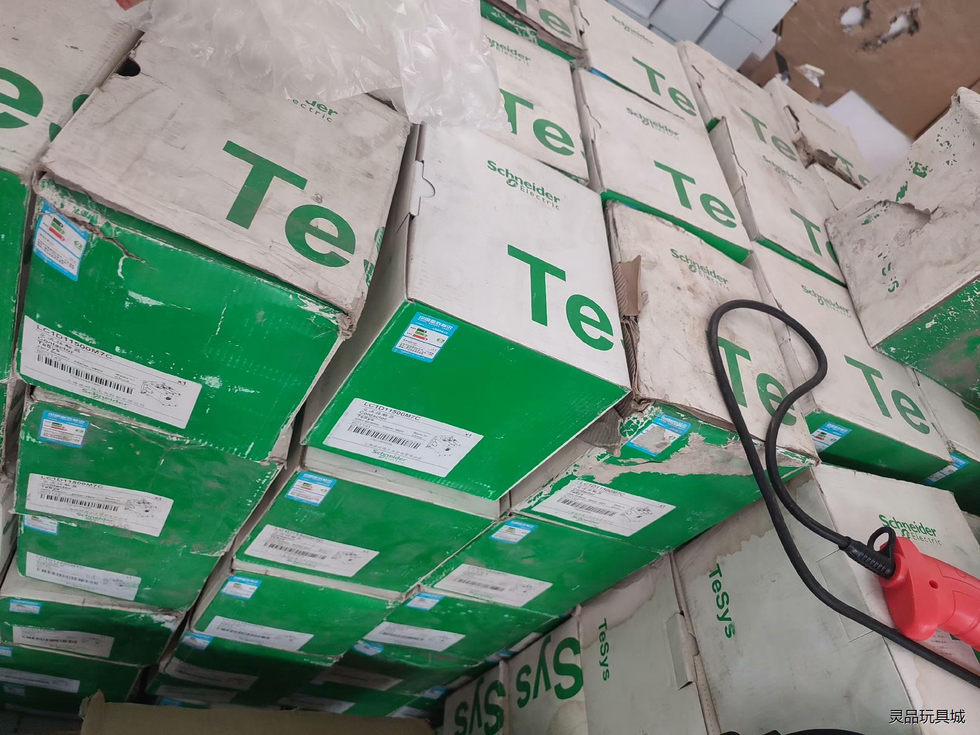 施耐德LC1D115M7C交流接触器全新盒子破旧。几百台。现议价商品