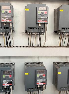 东芝变频器VFNC3C-4055P多台5.5千瓦成色充新装柜议价商品