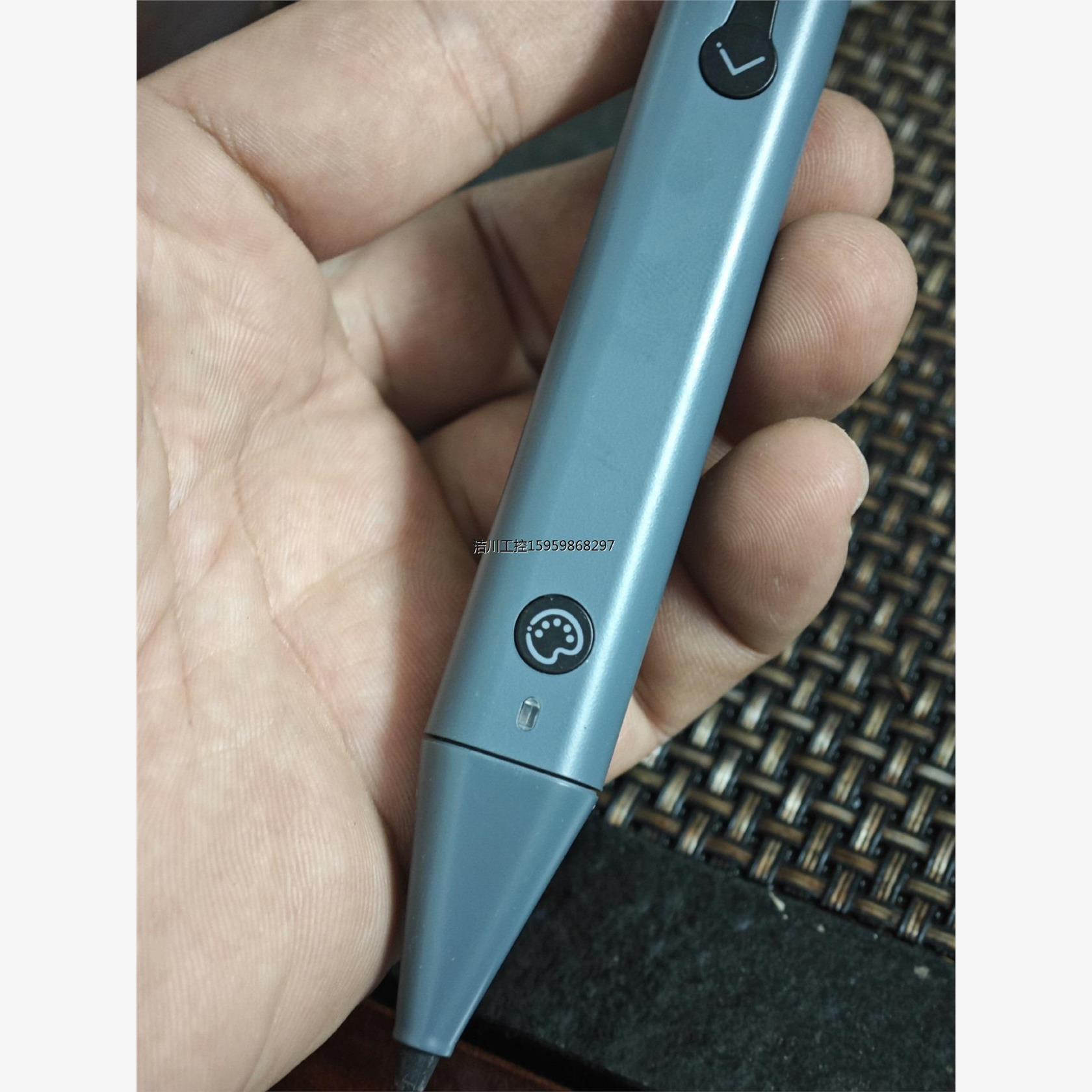 工厂库存的科大讯飞IFLYTEK听见智慧屏智慧笔，如图所示，