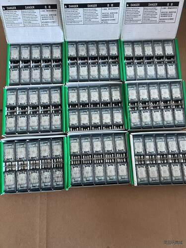 施耐德小型继电器RXM4CB2BD，DC24V，14脚，5A议价商品