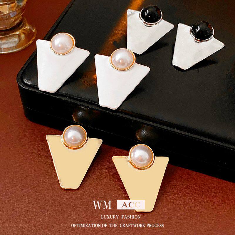 简约耳环女百搭三角形风高级感耳饰耳钉金属复古银针小众夸张时尚