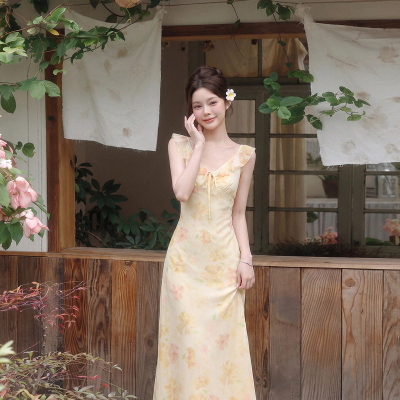 夏季显瘦碎花吊带收腰连衣裙