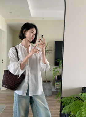 日系松弛感圆领衬衫女早秋新款法式小众别致白色轻熟通勤长袖上衣
