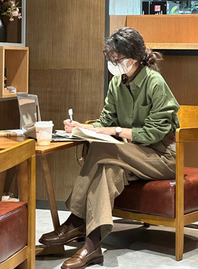 日系复古文艺绿色长袖衬衫女装松弛感磨毛衬衣春秋季叠穿打底上衣