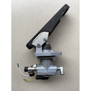 新源胶轮式挖掘机65 75 B75挖机驾驶室刹车踏板总成 瑞立刹车总泵