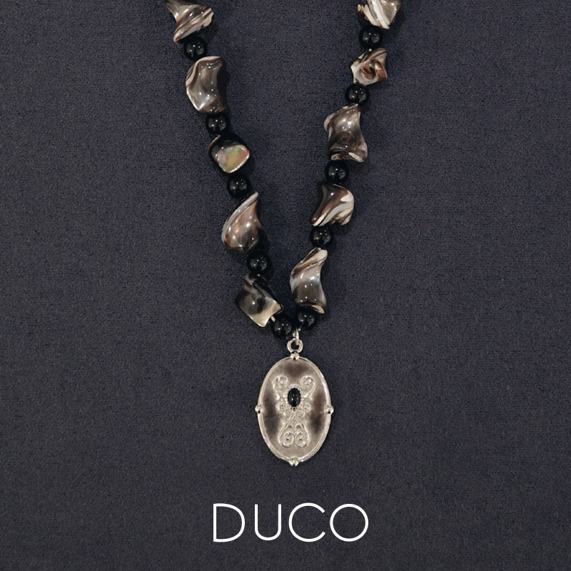 DUCO Fidora系列 植物纹理徽章串珠项链复古饰品气质感黑贝